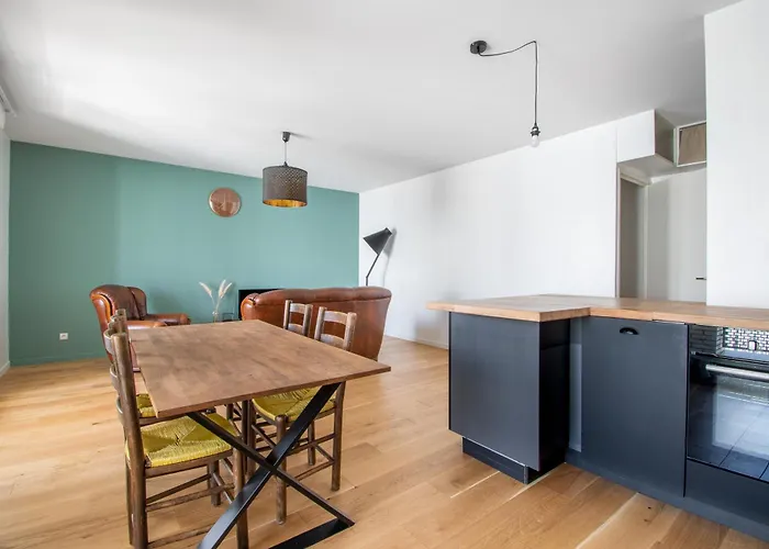 Cosy T2 De 50 M² Centre-Ville Avec Garage & Balcon
