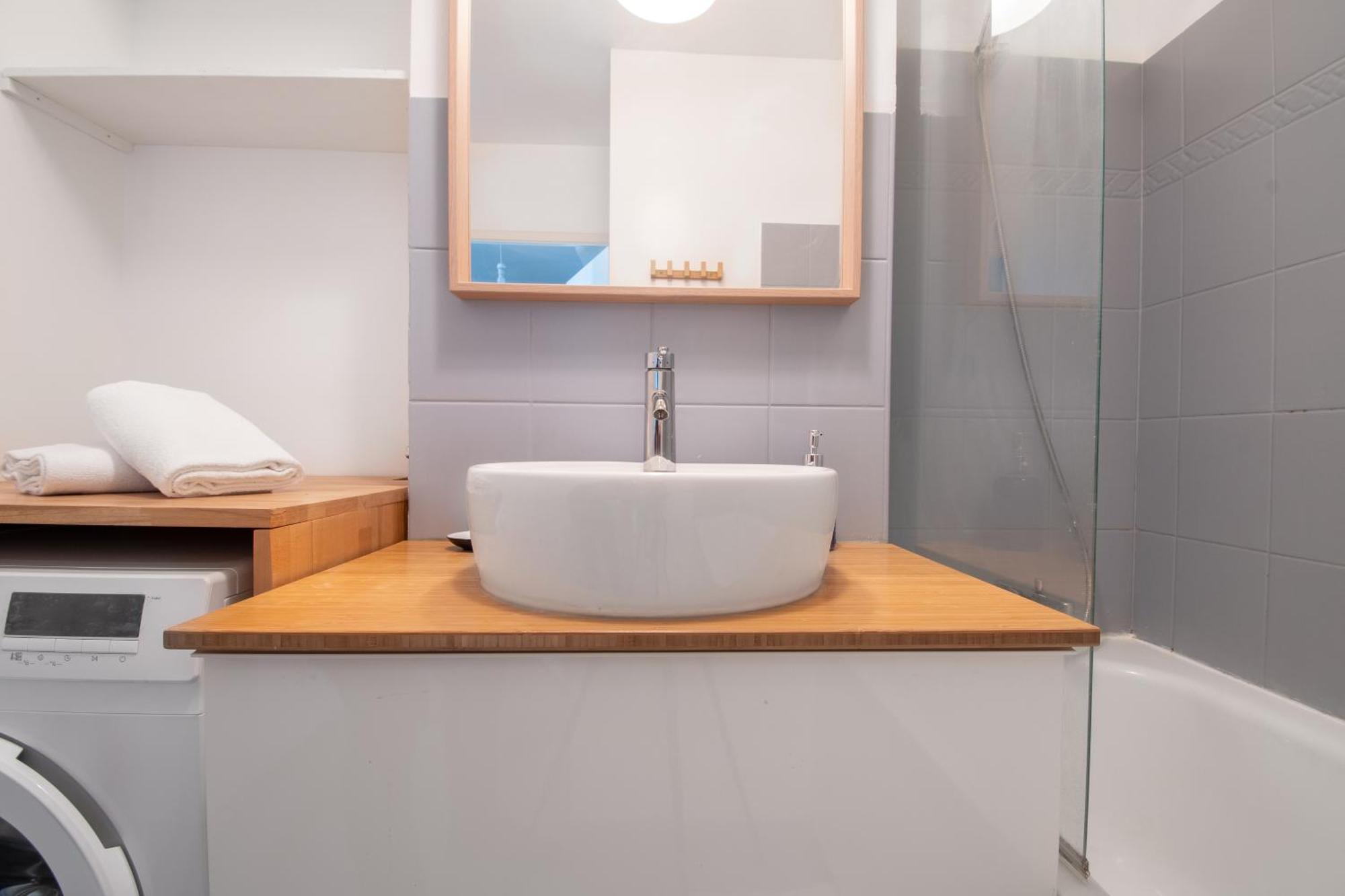 Cosy T2 De 50 M² Centre-ville Avec Garage & Balcon Apartment *