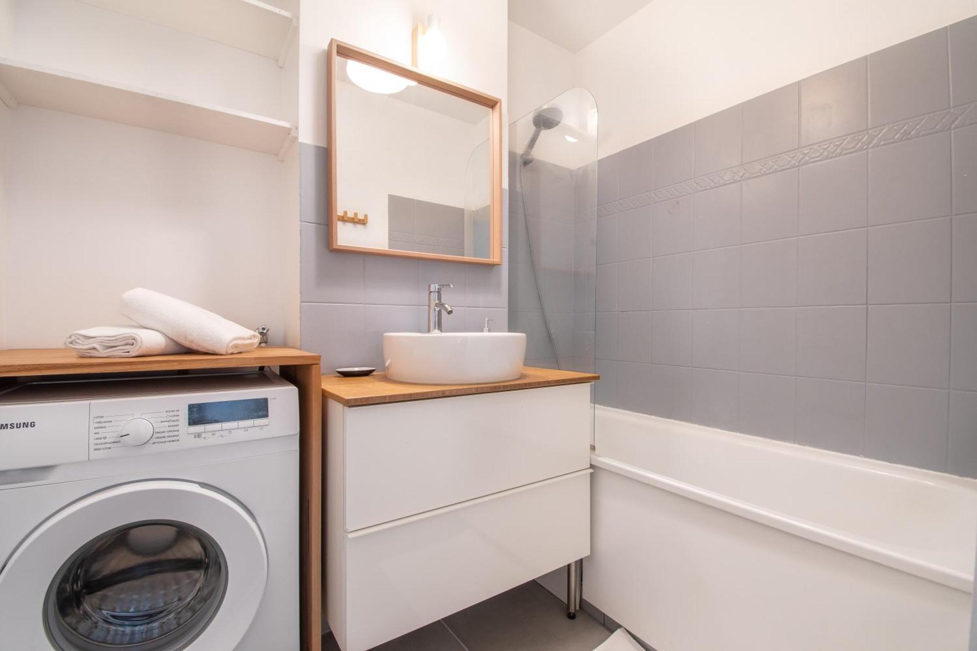 Cosy T2 De 50 M² Centre-ville Avec Garage & Balcon Apartment Nantes